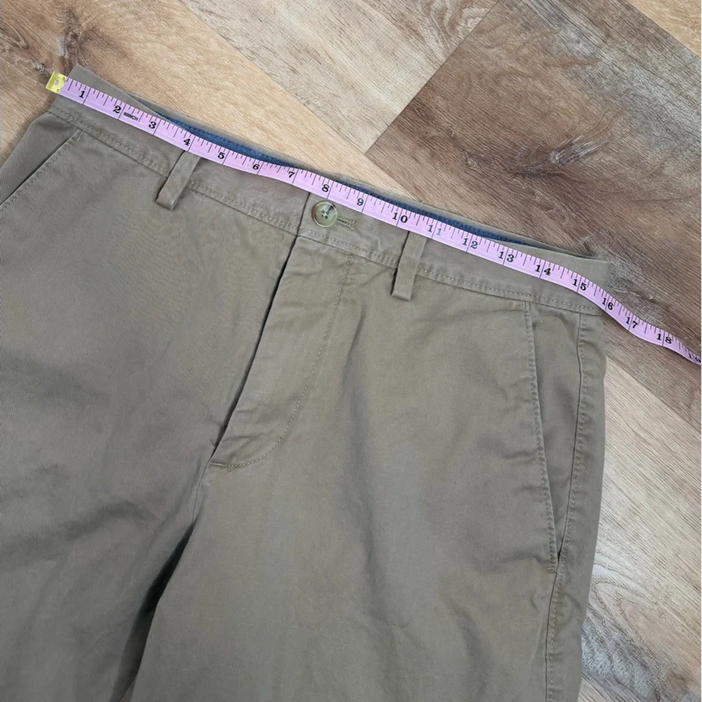 Banana Republic Emerson Short Men's Khaki Flat-Front Shorts - Picture 6 of 6